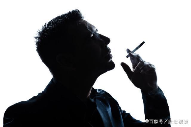 男到中年,身体出现5个信号,不服老不行,劝你3个习惯最