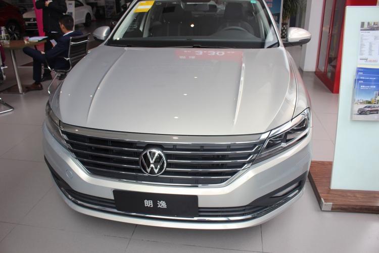 2021款大众朗逸到店经济实用动力输出流畅价格还降了