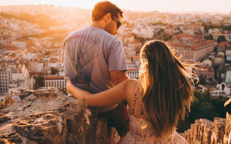 甜蜜情侣背影图片壁纸(2/12)