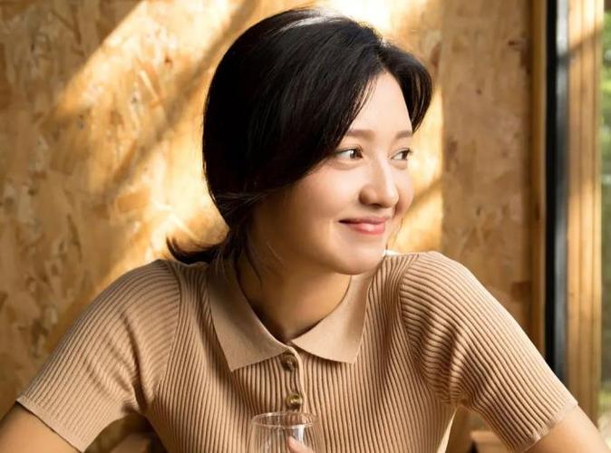 傅晶个人资料43岁还演大学生的傅晶