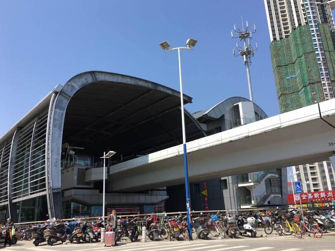 广州4号线海傍地铁站