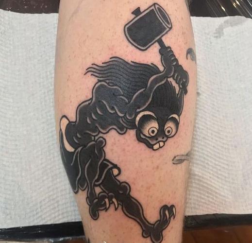 小腿传统黑灰风鬼怪纹身图案