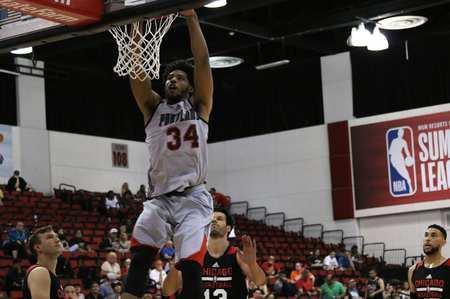 贾内尔 - 斯托克斯和浙江金牛签约