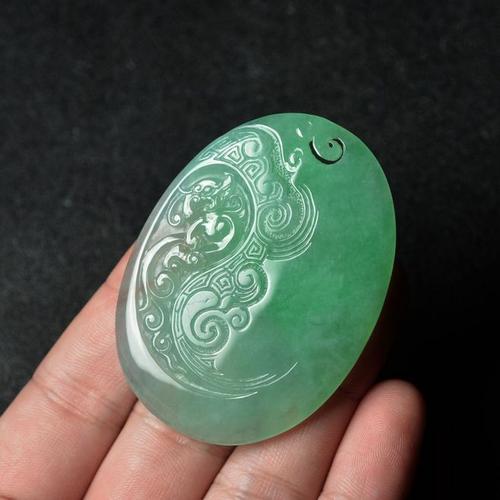 仿古龙牌莫卫国作品玉雕界