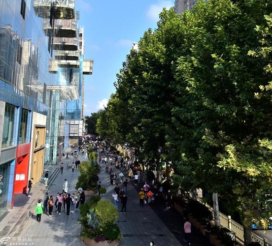 雨过天晴整洁靓丽的西安街景