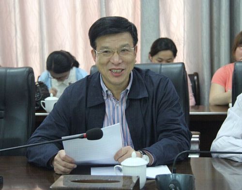 武汉生物工程学院人事处 - 新闻中心 - 选好"领头雁"