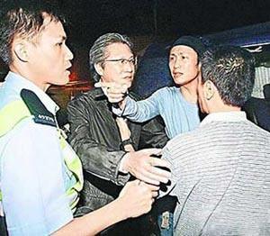孙女的世界奶奶不懂  "醉机"事件后,曾信誓旦旦绝不再碰酒的郑中基