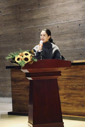 东南大学艺术学院在读博士,策展人李浩然女士发言