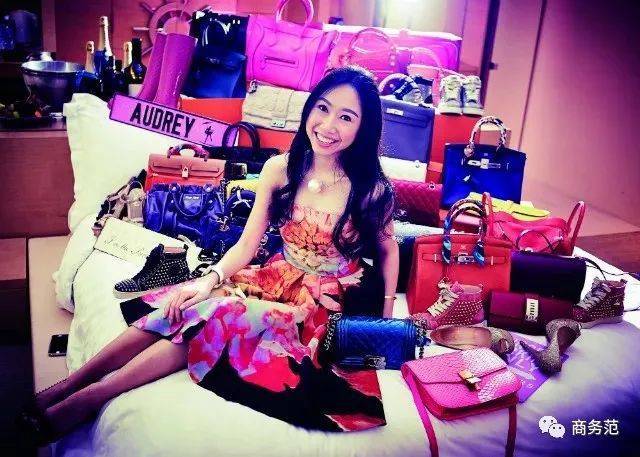 何猷君前女友嫁神秘富豪,浑身黄金聘礼九千万"新加坡