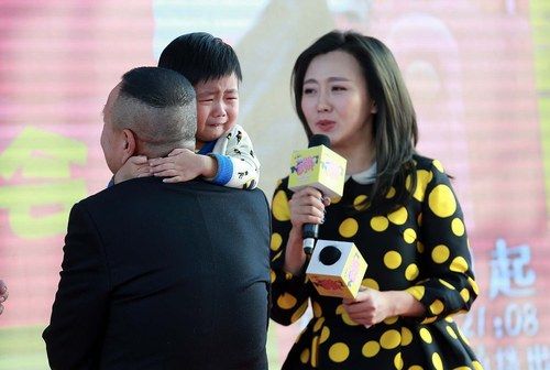 潘长江不赞成女儿生二胎 避谈是否参