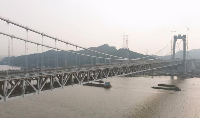 世界上最大的公铁两用悬索桥——五峰山长江大桥今天通车"十四五"基本
