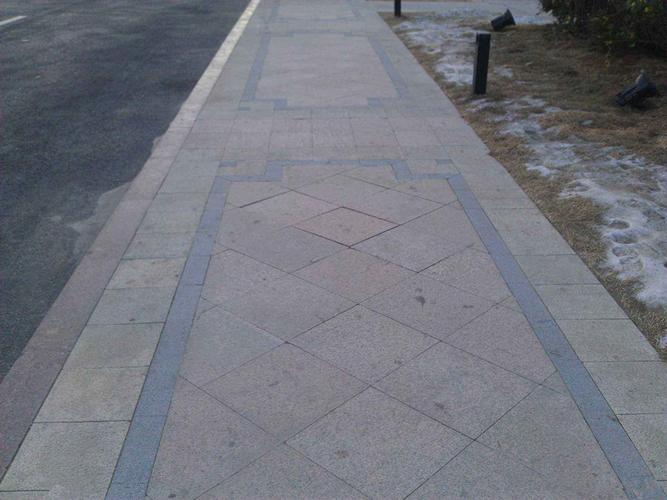 城市人行道青石板铺贴施工方法