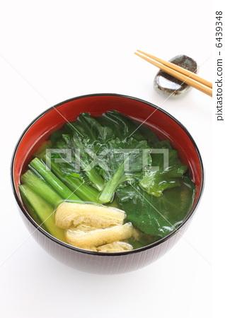 图库照片: komatsuna的味噌汤