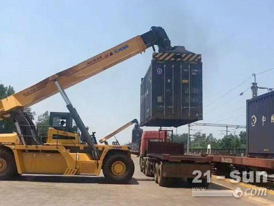 徐工出品必属精品徐工xcs45正面吊铁路货场施工实况