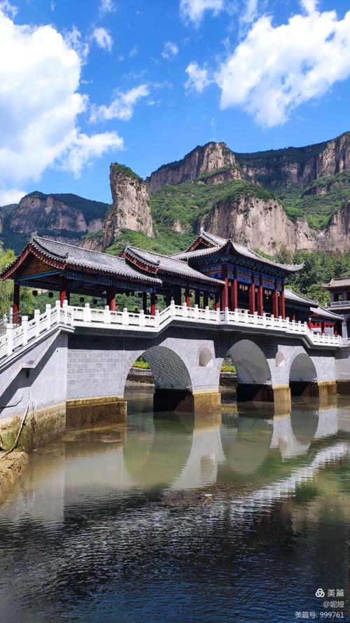 沕沕水位于革命老区石家庄平山县西南,是国家4a级景区,早在明清时代
