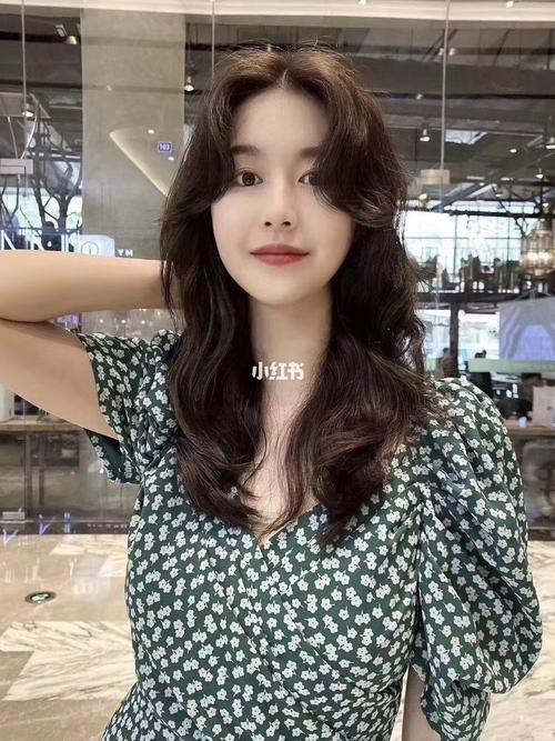 法式卷发_卷发_发型_脸型_杜尚发型(临安宝龙店)自由行热门攻略_百搭