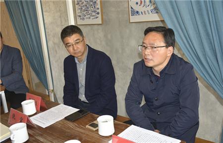 市统战工作会议在方巷镇沿湖村召开