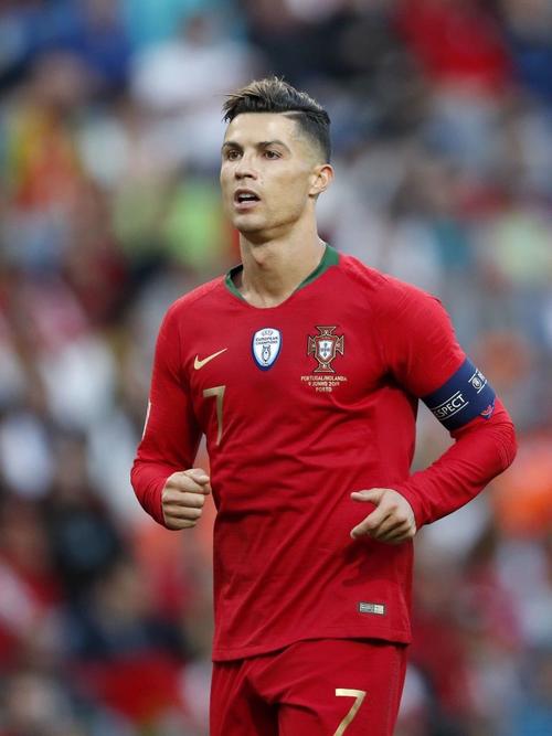 欧洲杯-c罗梅开二度成历史射手王 葡萄牙3-0匈牙利