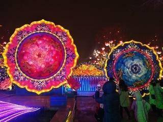 西安年最中国-曲江大唐不夜城灯展及民俗活动表演