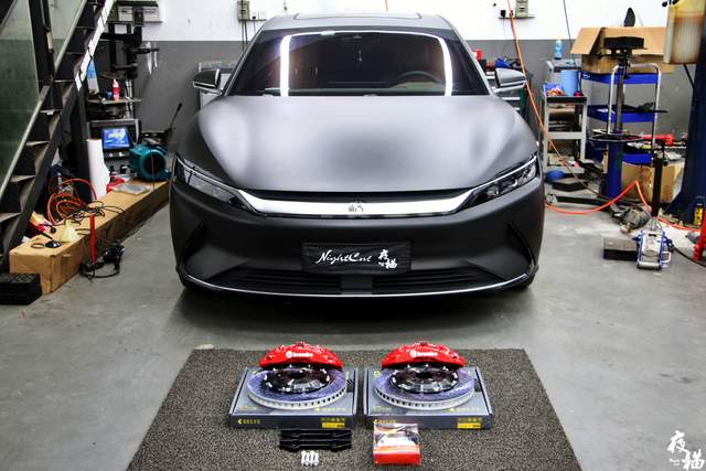 新能源扛把子战斗灰比亚迪汉改装大鲍鱼