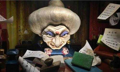 我们被《千与千寻》骗了十八年,原来汤婆婆不是最终反派