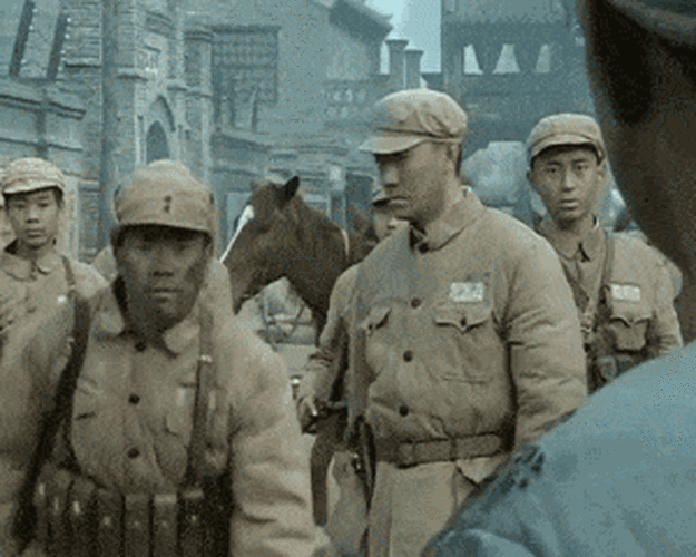 王有胜的表演被无数网友做成了表情包,如今16年过去了,依然能看见他