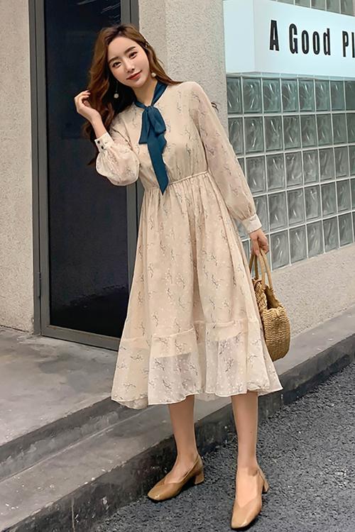 裙子女气质时尚春季印花中长款小清新减龄碎花超仙过膝长裙高腰显瘦
