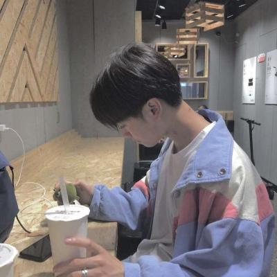 宋知意/ins酷帅高冷真人成熟男生头像