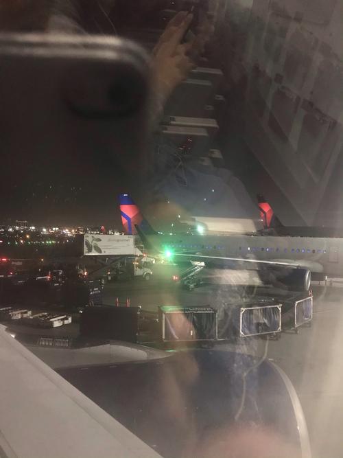 dl88dl2279红眼航班体验记