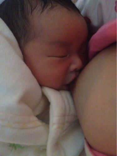 宝妈们都来晒一下哺乳照