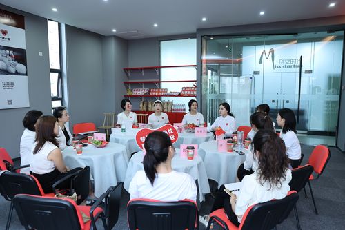 成都高新区"百年新征程· 巾帼新力量"创业女性共庆