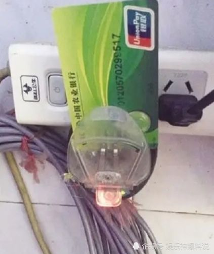 搞笑趣图:再也不用担心室友偷穿拖鞋了!