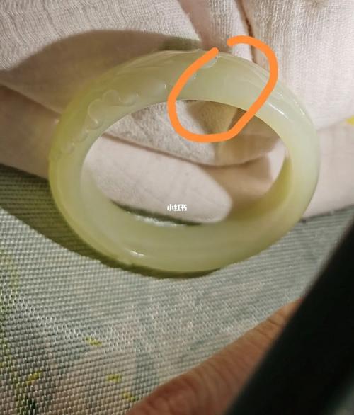 和田玉手镯,求问是裂还是水线_手镯_和田玉_时尚_配饰