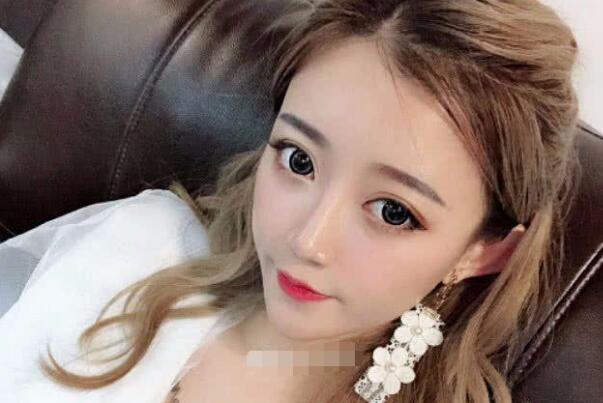 快手女神 5,小伊伊白小白不仅是快手上的一位主播,也是一位演员和歌手