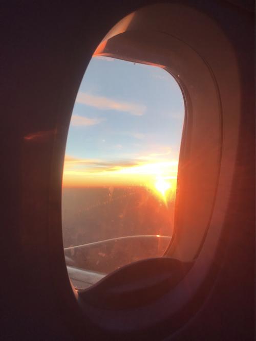 95在太阳落山的时间点坐飞机 太幸福啦!