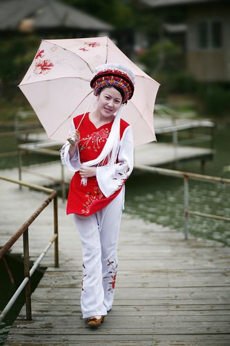 白族姑娘——杰妮