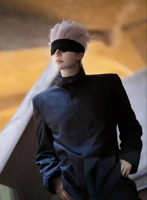 五条悟,《咒术回战》中的特级咒术师,男主角虎杖悠仁的老师,喜欢吃