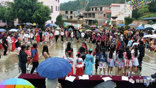 在六一儿童节到来之际,富宁县文化馆于5月30日至31日在者桑乡中心小学
