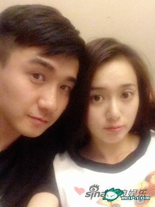 19日23点10分江铠同翟天临恋情曝光 公开表白