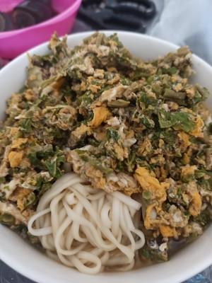 香椿芽鸡蛋面