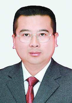 现任龙陵县委书记.