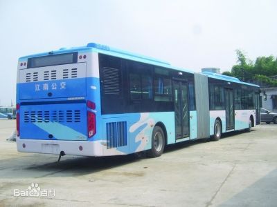 南京"大通道"公交车回来了 5辆车暂定投放100路 .江苏网络电视台 .