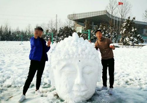 这张雪人照片,丑得我一直不舍得删!