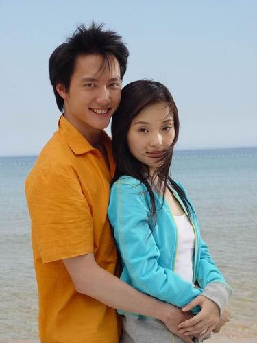 看完三张颖儿照片,再看冯绍峰照片很明显,赵丽颖真配不上冯绍峰