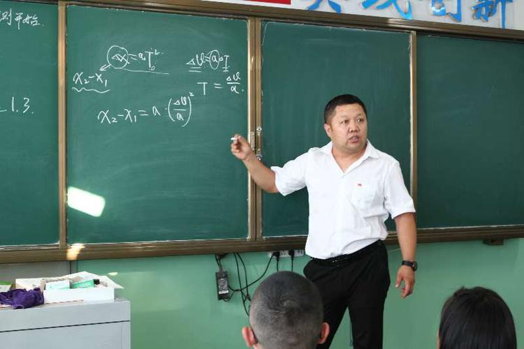 砥砺前行 追求卓越——哈密市第八中学开学剪影