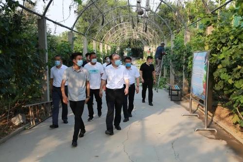 孙锋调研全区重点企业和疫情防控工作