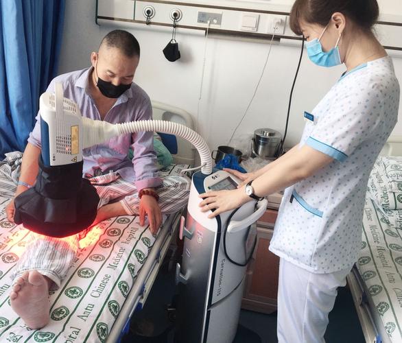 安图县中医医院骨外疗区———红光治疗仪的作用