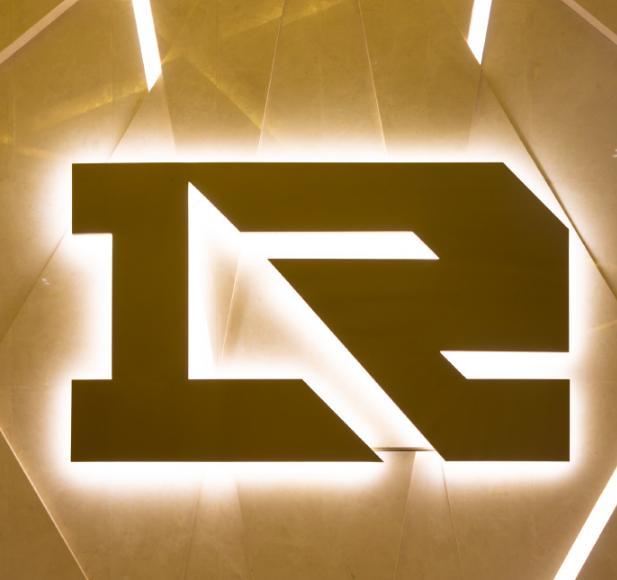 今日,rng战队经理 权damon 在微博宣布离职,继edg之后,rng的经理也