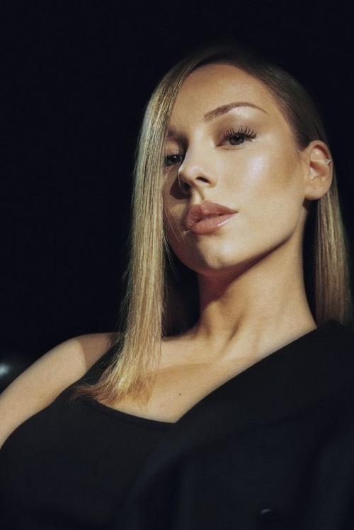 ester exposito