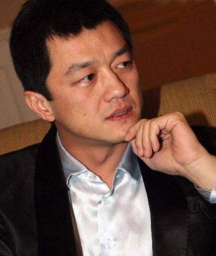 李亚鹏被曝私生活不检点与小女友已分手手握王菲把柄跟她借钱